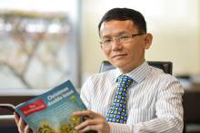 SMU Associate Professor Ho Kong Weng