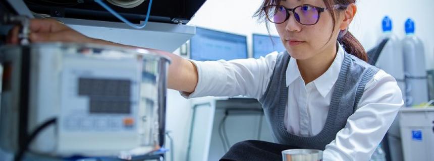 Nakagawa in lab