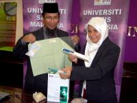 Assoc. Prof. Dr. Zainul (left) and Dr. Dasmawati