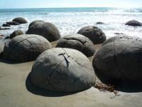Moeraki boulders