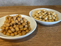 Image of Japanese Natto and soybeans on plates