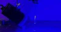 The molecules synthesized in this study form different isomers when irradiated with blue light. (Photo: Akira Katsuyama)